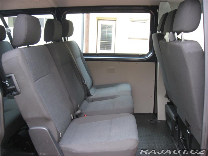 Volkswagen Transporter 2,0 TDI 150PS Kombi-9 DS 2015