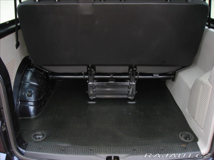 Volkswagen Transporter 2,0 TDI 150PS Kombi-9 DS 2015