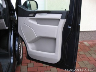 Volkswagen Transporter 2,0 TDI 150PS  Kombi-9 DS 2015