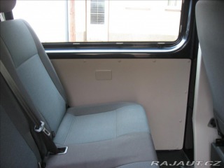 Volkswagen Transporter 2,0 TDI 150PS  Kombi-9 DS 2015