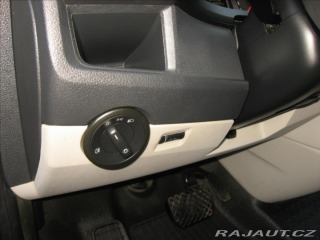 Volkswagen Transporter 2,0 TDI 150PS  Kombi-9 DS 2015