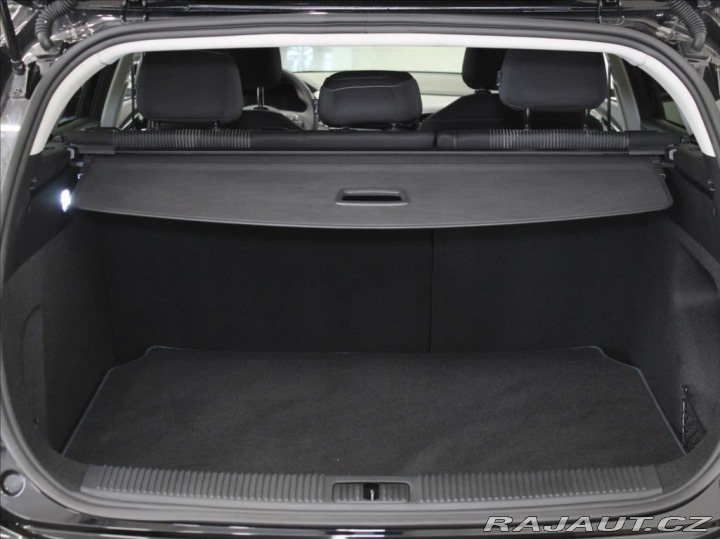 MG MG5 0,1 50 kWh Emotion 8 150k 2024