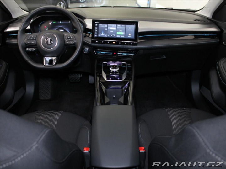 MG MG5 0,1 50 kWh Emotion 8 150k 2024
