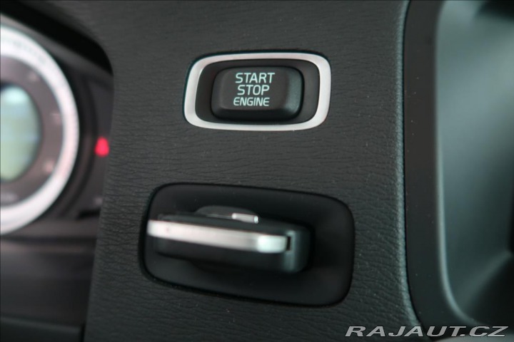 Volvo V60 1,6 D2 SUMMUM 2012