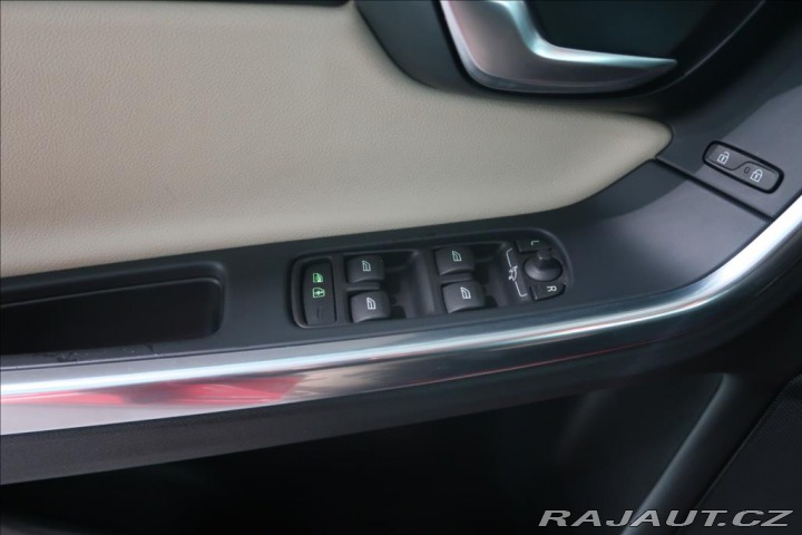 Volvo V60 1,6 D2 SUMMUM 2012