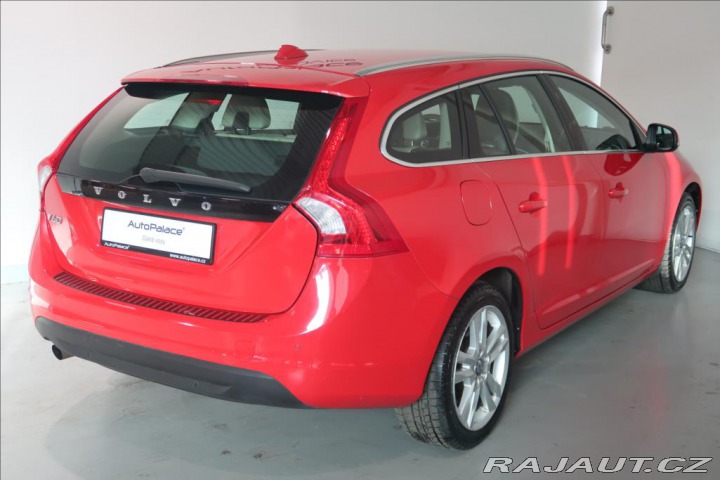 Volvo V60 1,6 D2 SUMMUM 2012