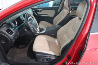 Volvo V60 1,6 D2 SUMMUM 2012