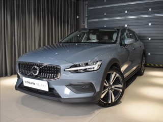 Volvo V60 2,0 B4 AWD Core BEZKLÍČ