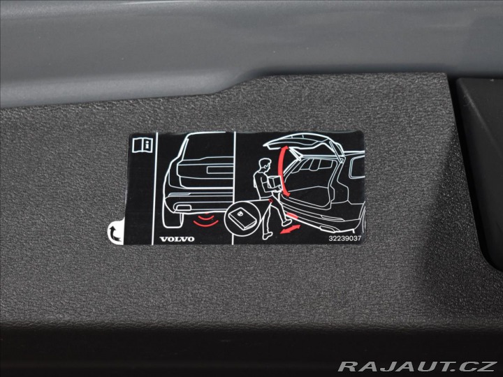 Volvo V60 2,0 CC B4 AWD BEZKLÍČ 2023