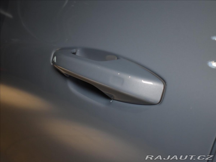 Volvo V60 2,0 CC B4 AWD Core BEZKLÍ 2023