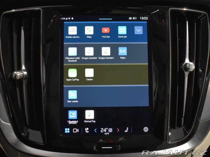 Volvo V60 2,0 B4 AWD Core BEZKLÍČ 2023
