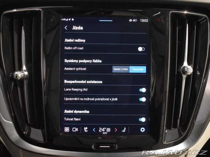 Volvo V60 2,0 B4 AWD Core BEZKLÍČ 2023