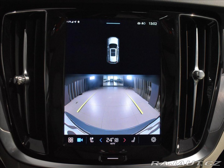 Volvo V60 2,0 CC B4 AWD BEZKLÍČ 2023