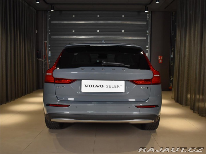 Volvo V60 2,0 CC B4 AWD BEZKLÍČ 2023