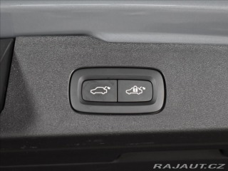 Volvo V60 2,0 B4 AWD Core BEZKLÍČ 2023