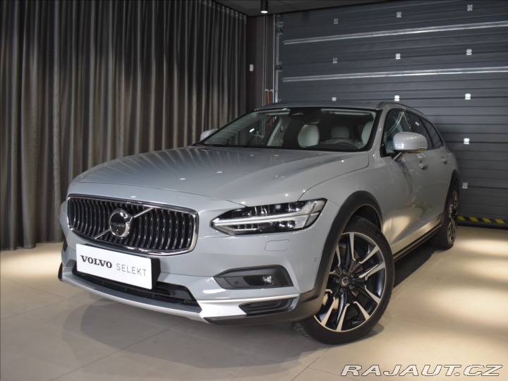 Volvo V90 2,0 B6 AWD ULT tažné,Pano 2023