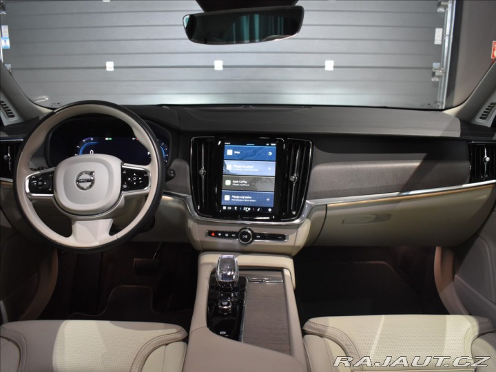 Volvo V90 2,0 B6 AWD ULT tažné,Pano 2023