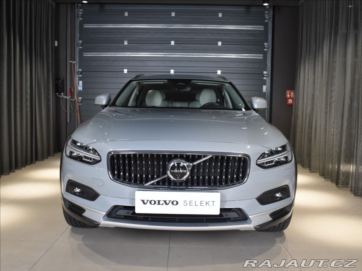 Volvo V90 2,0 B6 AWD ULT tažné,Pano 2023