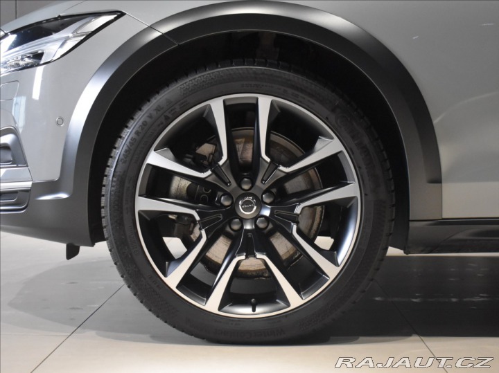 Volvo V90 2,0 B6 AWD ULT tažné,Pano 2023