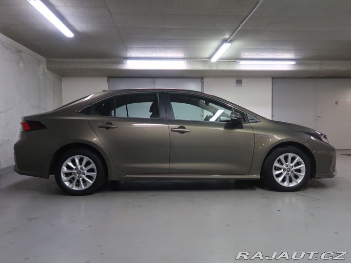 Toyota Corolla 1.8Hybrid,CZ,1Maj,Comfort 2021
