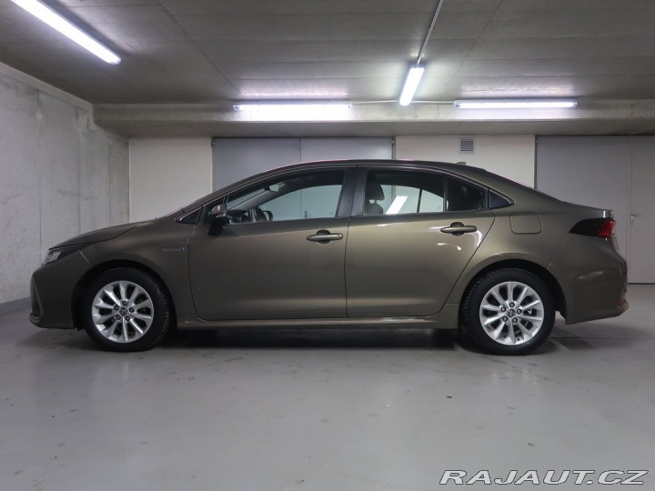 Toyota Corolla 1.8Hybrid,CZ,1Maj,Comfort 2021