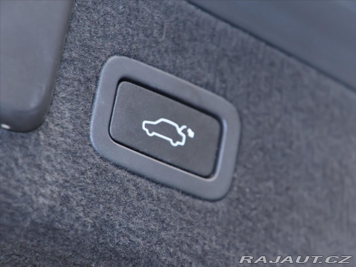 Jaguar XF 3,0 D V6 177 kW Navi DPH 2015