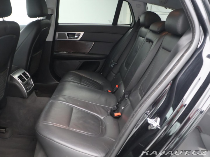 Jaguar XF 3,0 D V6 177 kW Navi DPH 2015