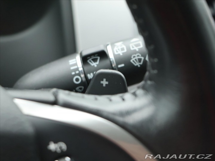 Jaguar XF 3,0 D V6 177 kW Navi DPH 2015