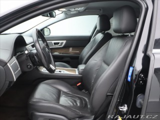 Jaguar XF 3,0 D V6 177 kW Navi DPH 2015