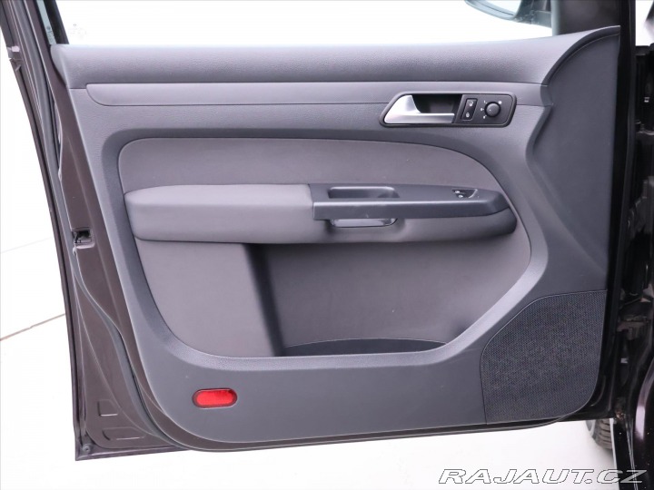 Volkswagen Caddy 1,6 TDI 7-Míst Navi 1.Maj 2012