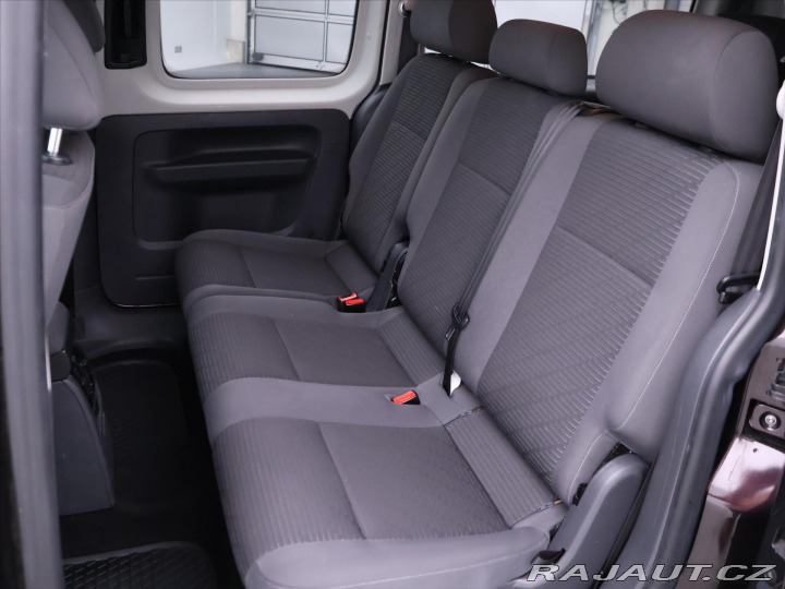 Volkswagen Caddy 1,6 TDI 7-Míst Navi 1.Maj 2012