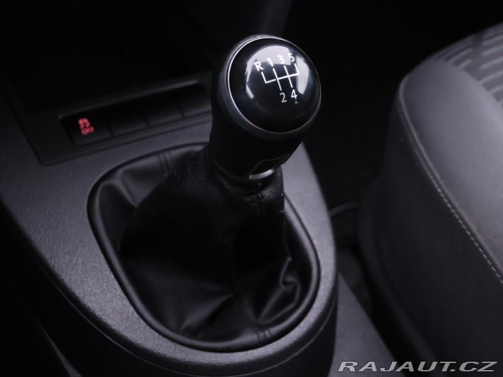 Volkswagen Caddy 1,6 TDI 7-Míst Navi 1.Maj 2012