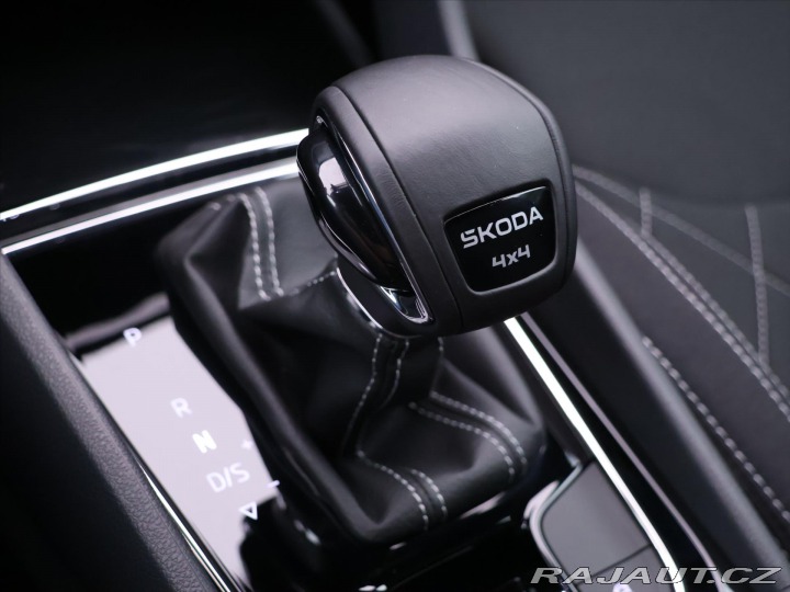 Škoda Karoq 2,0 TDI 4x4 DSG Sportline 2024