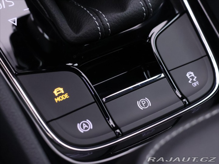Škoda Karoq 2,0 TDI 4x4 DSG Sportline 2024