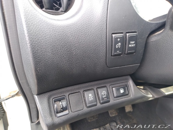 Nissan Navara 2.3 dCi 120kW 4x4 MANUÁL, 2017