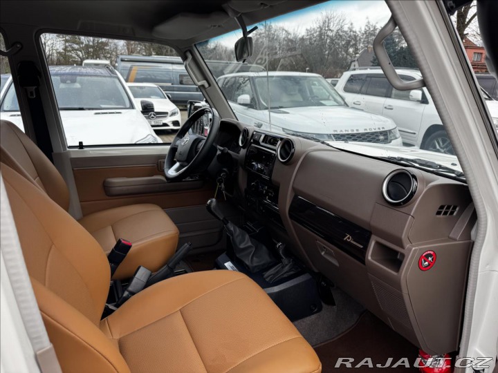 Toyota Land Cruiser 4.5D V8 GRJ 76 LX 70Anniv 2022