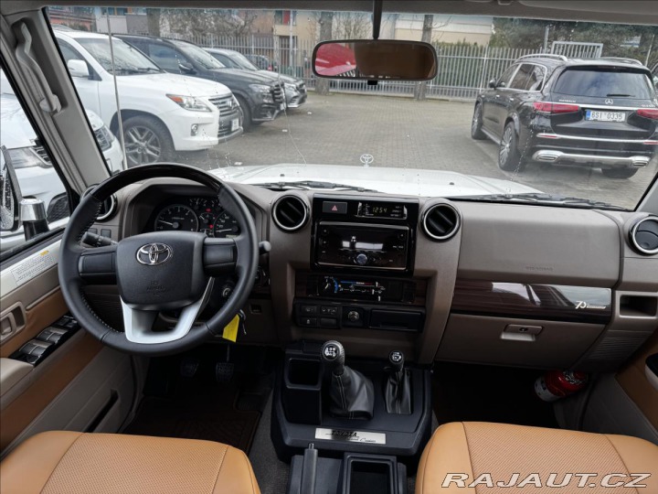 Toyota Land Cruiser 4.5D V8 GRJ 76 LX 70Anniv 2022