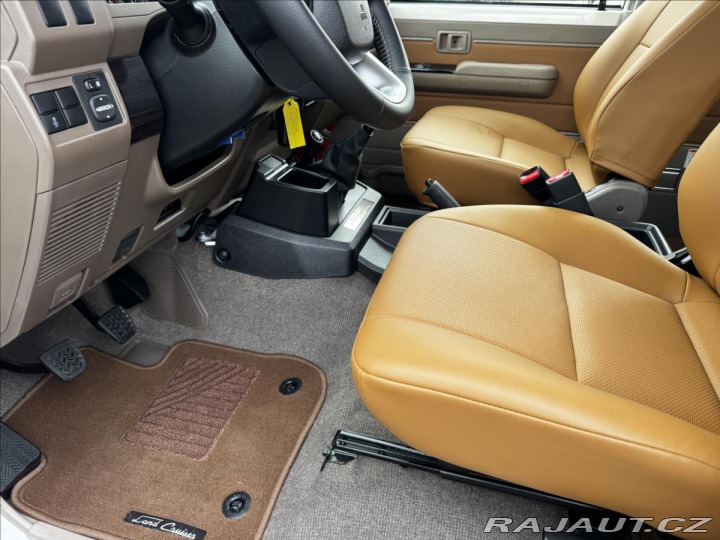 Toyota Land Cruiser 4.5D V8 GRJ 76 LX 70Anniv 2022
