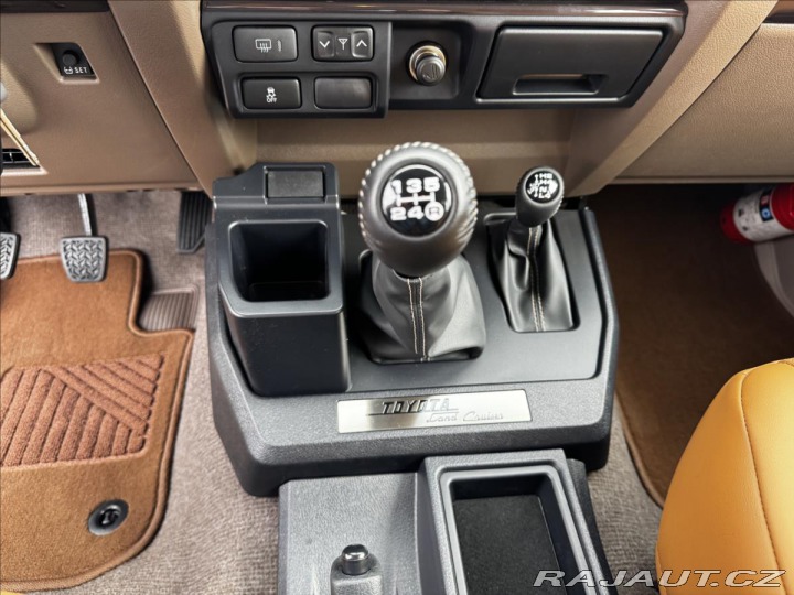 Toyota Land Cruiser 4.5D V8 GRJ 76 LX 70Anniv 2022