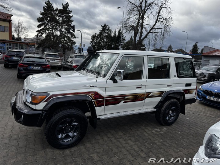 Toyota Land Cruiser 4.5D V8 GRJ 76 LX 70Anniv 2022