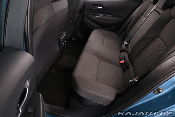 Toyota Corolla 1,8 e-CVT Hybrid 72kW Zár 2022