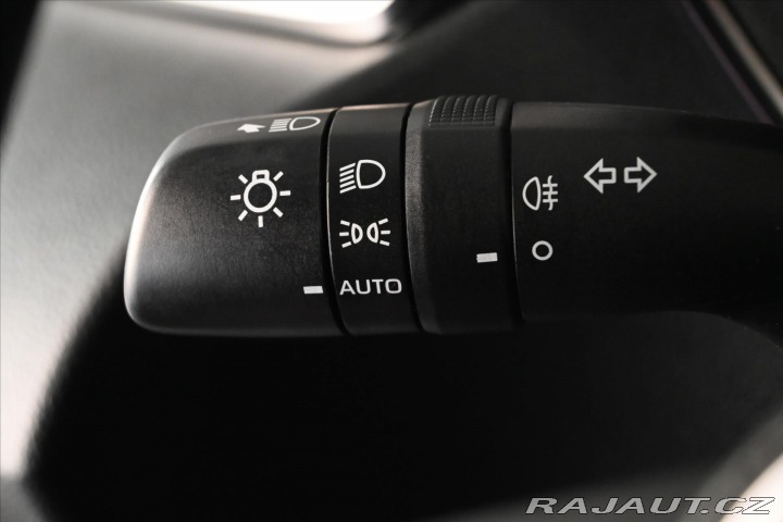 Toyota Corolla 1,8 e-CVT Hybrid 72kW Zár 2022