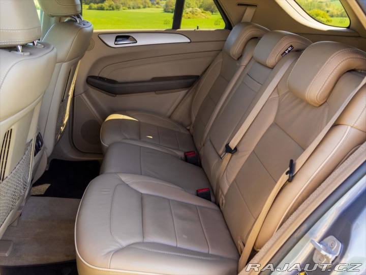 Mercedes-Benz M 3,0 350CDI 190kW 4Matic A 2012