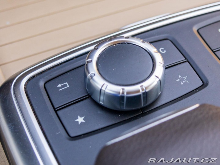 Mercedes-Benz M 3,0 350CDI 190kW 4Matic A 2012