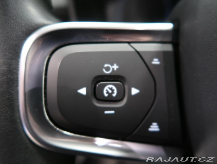 Volvo XC40 2,0 D3 Drive-E Momentum F 2018