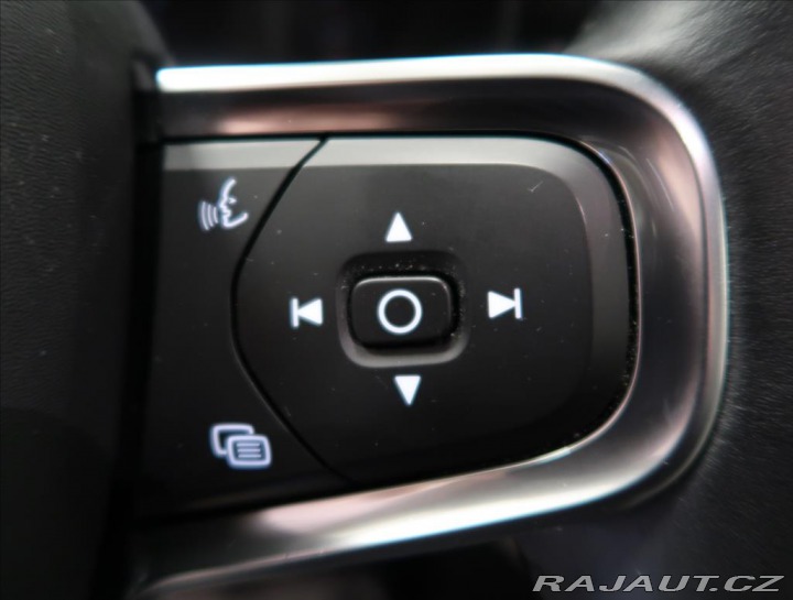 Volvo XC40 2,0 D3 Drive-E Momentum F 2018