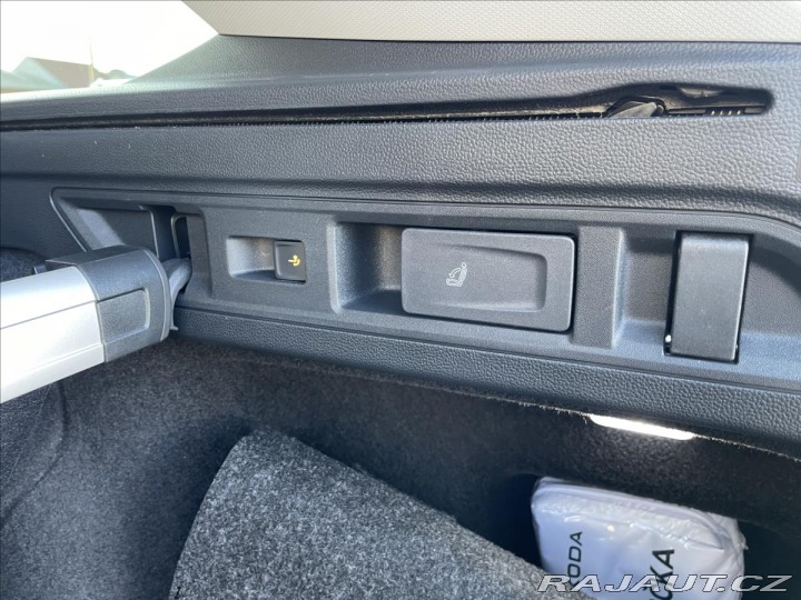 Škoda Superb 2,0 TDi DSG L&K REZER 2025