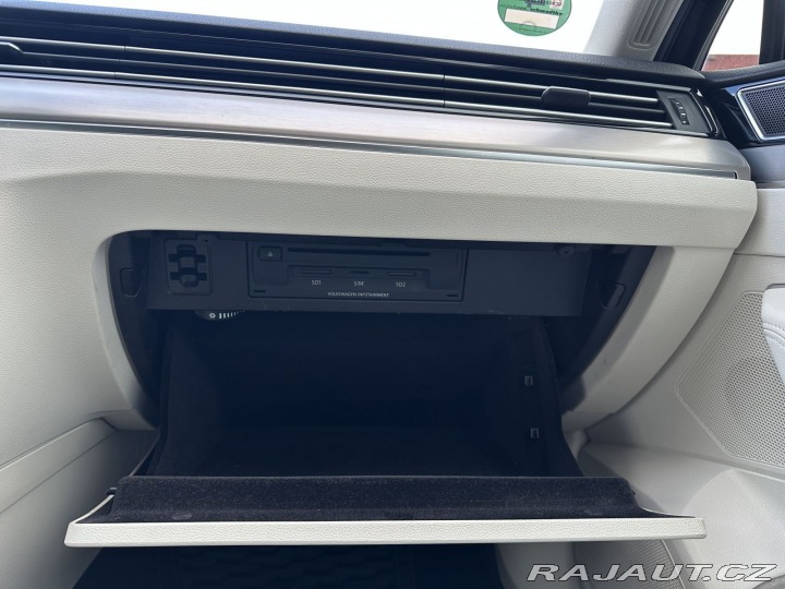 Volkswagen Passat 2,0TDI 140kW DSG HIGHLINE 2015