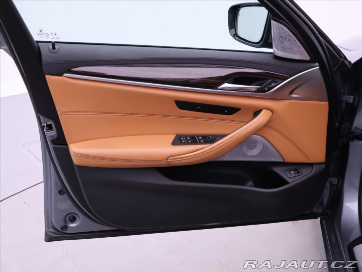 BMW 5 4,4 M550i xDrive 390kW AT 2020
