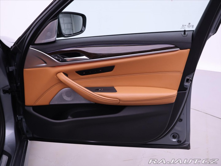BMW 5 4,4 M550i xDrive 390kW AT 2020